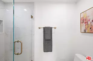 950 N Kings Rd, West Hollywood, CA 90069 - Photo 19