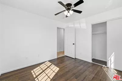 8110 S San Pedro St, Los Angeles, CA 90003 - Photo 31