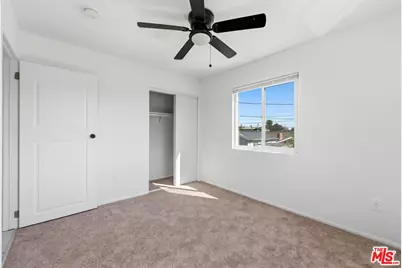8110 S San Pedro St, Los Angeles, CA 90003 - Photo 17
