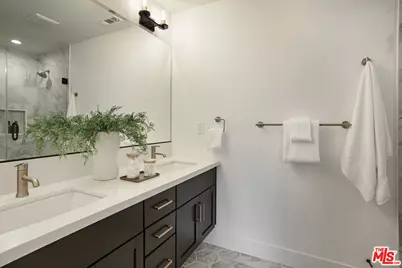 11220 W Lyon Ln #11, North Hollywood, CA 91606 - Photo 3