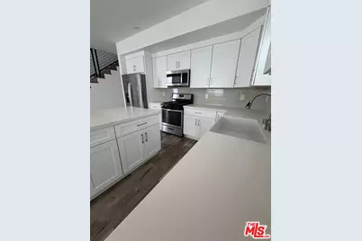 3944 S Budlong Ave, Los Angeles, CA 90037 - Photo 33