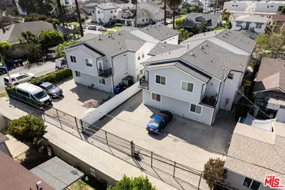 1135 Leighton Ave, Los Angeles, CA 90037 - Photo 13