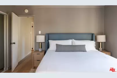 8215 Clinton St, Los Angeles, CA 90048 - Photo 17
