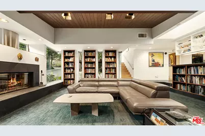 13044 Sky Valley Rd, Los Angeles, CA 90049 - Photo 17