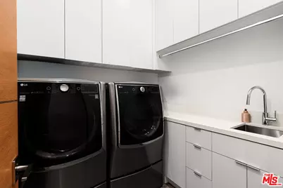 16366 Sloan Dr, Los Angeles, CA 90049 - Photo 33