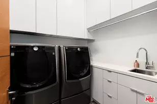 16366 Sloan Dr, Los Angeles, CA 90049 - Photo 33