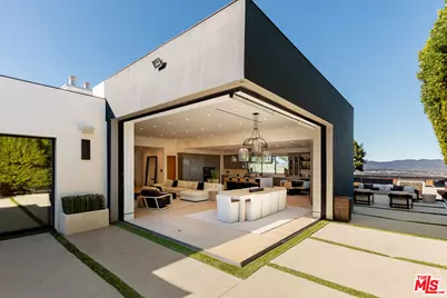 16366 Sloan Dr, Los Angeles, CA 90049 - Photo 37