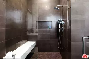 16366 Sloan Dr, Los Angeles, CA 90049 - Photo 29