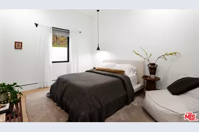 16366 Sloan Dr, Los Angeles, CA 90049 - Photo 27