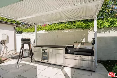 5753 Mammoth Ave, Los Angeles, CA 91401 - Photo 29