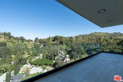 8041 Bulwer Dr, Los Angeles, CA 90046 - Photo 23