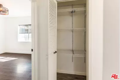 18318 Gresham St, Northridge, CA 91325 - Photo 11