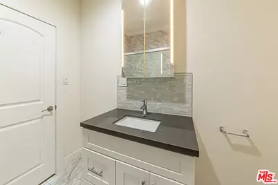 801 N Alexandria Ave, Los Angeles, CA 90029 - Photo 29