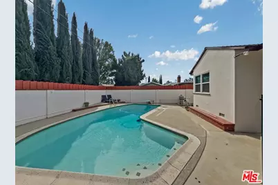 10014 Montgomery Ave, North Hills, CA 91343 - Photo 19