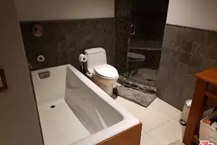 10450 Wilshire Blvd, Los Angeles, CA 90024 - Photo 13