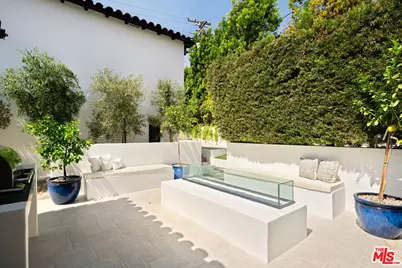813 N Doheny Dr, Beverly Hills, CA 90210 - Photo 33