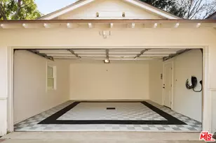 23153 Gonzales Dr, Woodland Hills, CA 91367 - Photo 21