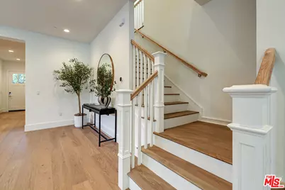 4241 Woodcliff Rd, Sherman Oaks, CA 91403 - Photo 15