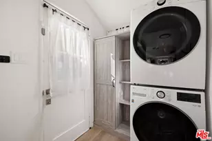 15016 Archwood St, Van Nuys, CA 91405 - Photo 13