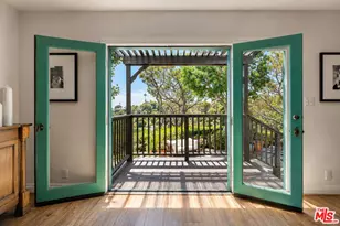 1030 N Kenter Ave, Los Angeles, CA 90049 - Photo 9