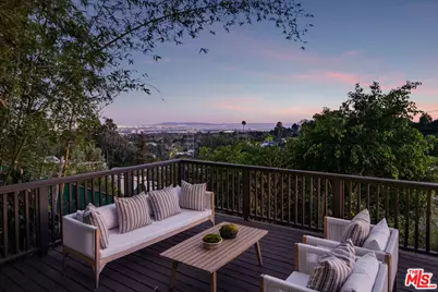 1030 N Kenter Ave, Los Angeles, CA 90049 - Photo 17