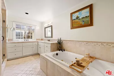 357 Crown Dr, Los Angeles, CA 90049 - Photo 13