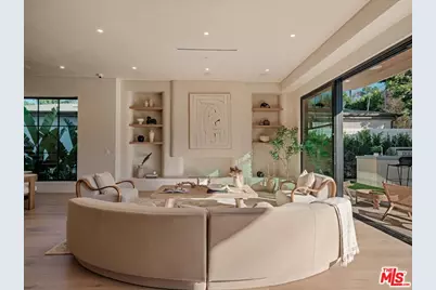 11746 Blix St, Valley Village, CA 91607 - Photo 5