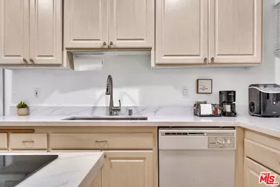 5651 Sumner Way #102, Culver City, CA 90230 - Photo 5