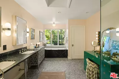 2041 Grace Ave, Los Angeles, CA 90068 - Photo 41