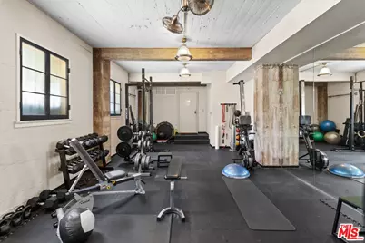 109 N Sycamore Ave #202, Los Angeles, CA 90036 - Photo 17