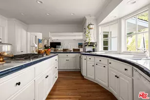 13641 Bayliss Rd, Los Angeles, CA 90049 - Photo 9