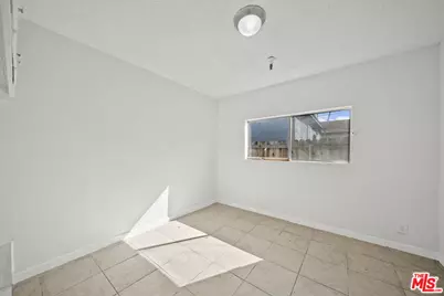 636 E 88th Pl, Los Angeles, CA 90002 - Photo 5