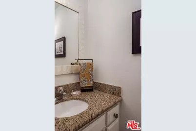 527 E Cypress Ave #C, Burbank, CA 91501 - Photo 11