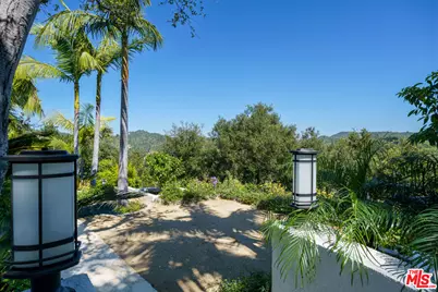 1530 Bel Air Rd, Los Angeles, CA 90077 - Photo 39