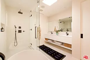 157 S Lucerne Blvd, Los Angeles, CA 90004 - Photo 27