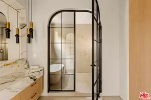 22821 Collins St, Woodland Hills, CA 91367 - Photo 25