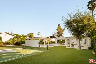 22821 Collins St, Woodland Hills, CA 91367 - Photo 47