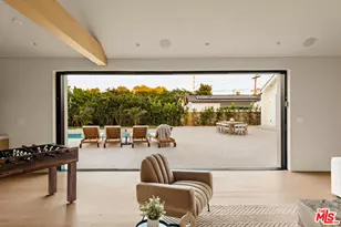 22821 Collins St, Woodland Hills, CA 91367 - Photo 41