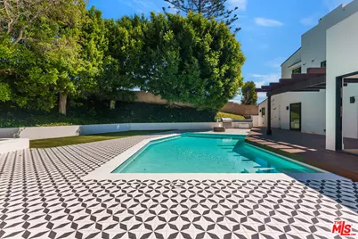382 Aderno Way, Pacific Palisades, CA 90272 - Photo 29