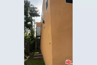 3142 S Halm Ave, Los Angeles, CA 90034 - Photo 11