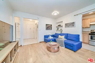 425 S Kenmore Ave #104, Los Angeles, CA 90020 - Photo 3