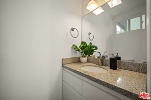 9827 Yoakum Dr, Beverly Hills, CA 90210 - Photo 29