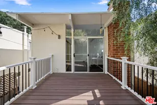 9827 Yoakum Dr, Beverly Hills, CA 90210 - Photo 21