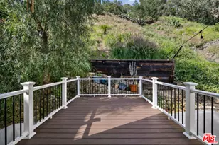9827 Yoakum Dr, Beverly Hills, CA 90210 - Photo 21