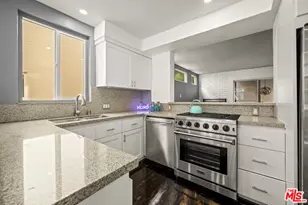 9827 Yoakum Dr, Beverly Hills, CA 90210 - Photo 11