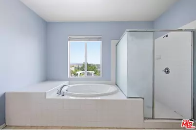 30118 Galbreth Ct, Castaic, CA 91384 - Photo 27
