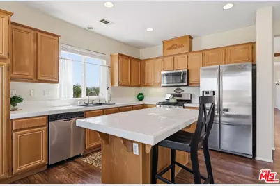30118 Galbreth Ct, Castaic, CA 91384 - Photo 19