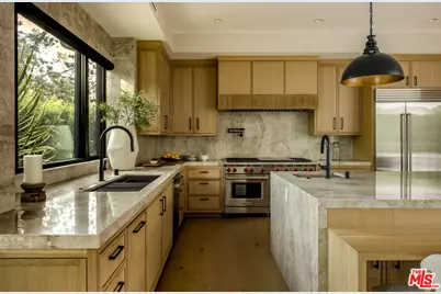 196 S Greenfield Ave, Los Angeles, CA 90049 - Photo 9