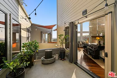 5677 Spreading Oak Dr, Los Angeles, CA 90068 - Photo 5