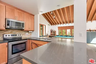 9312 Summertime Ln, Culver City, CA 90230 - Photo 23